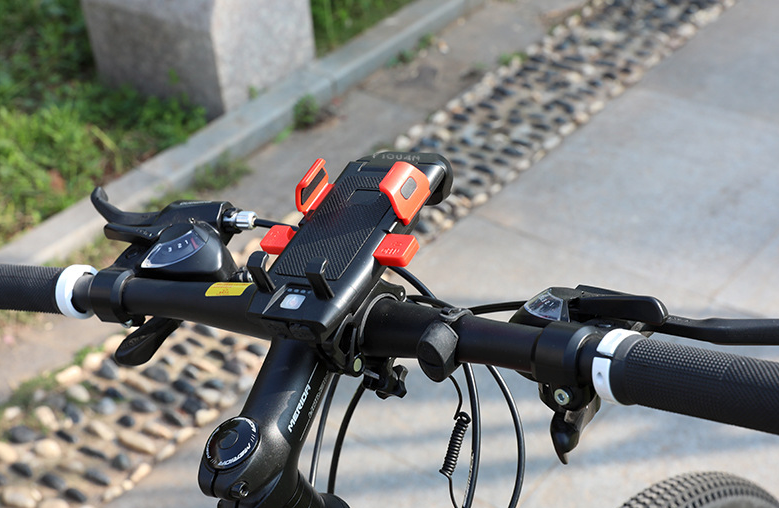 Bicycle Light Four in One Headlight Mountain Bike Horn Light One Click Lock Mobile Phone Stand Lighting Cycling Fixture Cross Border